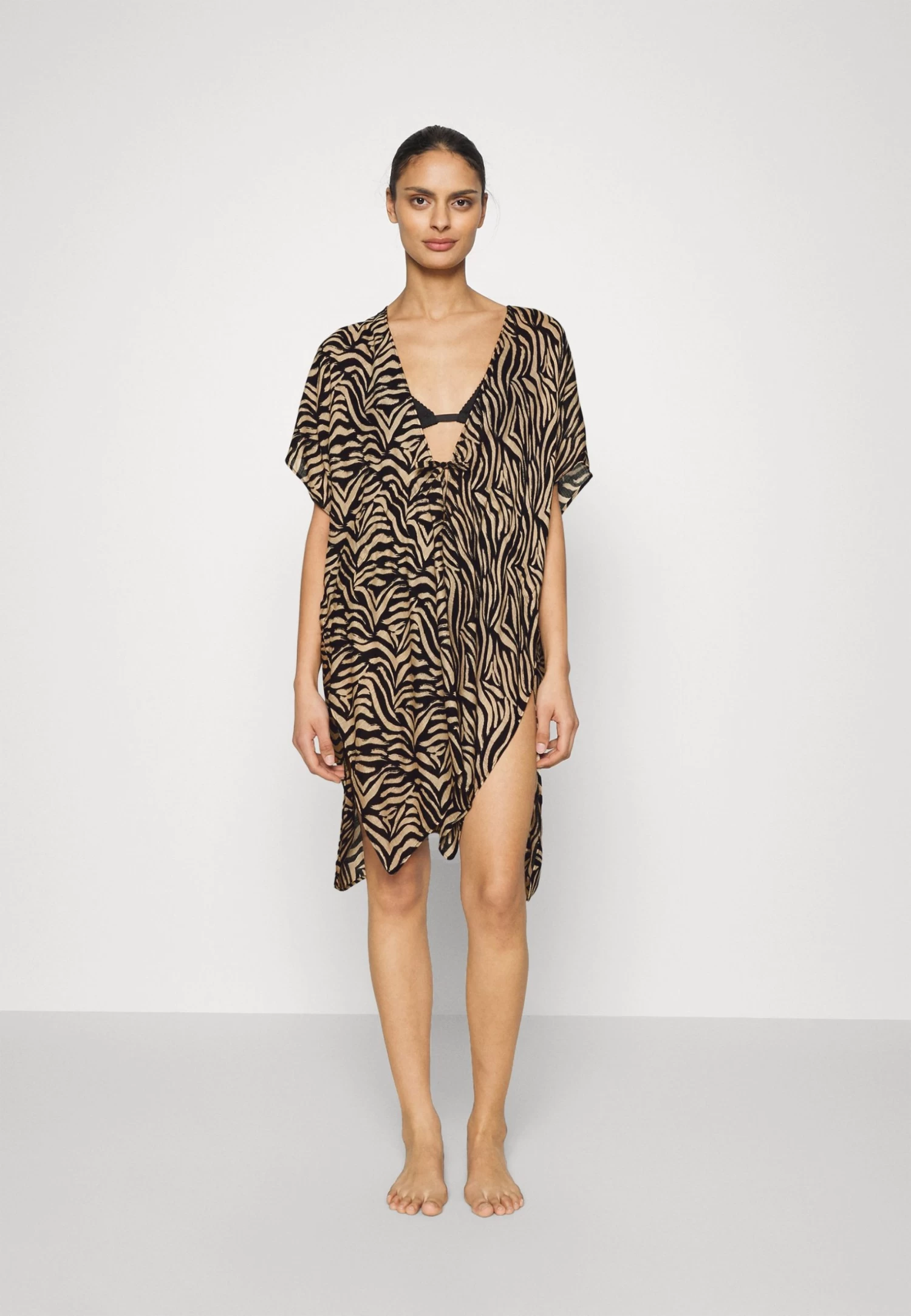 Anna Field Printed Short Kimono / 606 - Khaki_003 - Off-White - Accessoire De Plage - Black/Tan