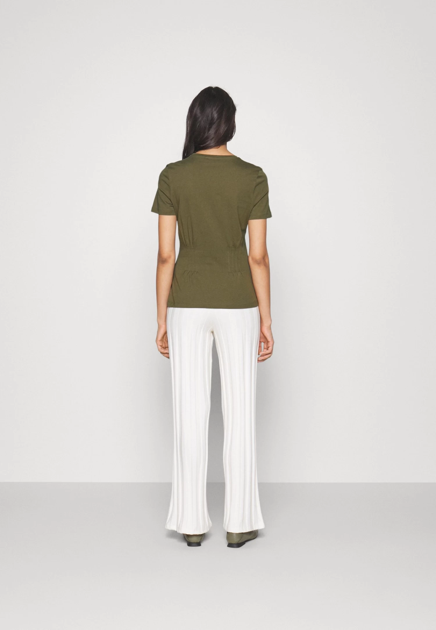 Anna Field T-Shirt Basique - Khaki – Image 3