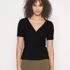 Tall Wrap Over Gathering Sleeves - T-Shirt Basique - Black