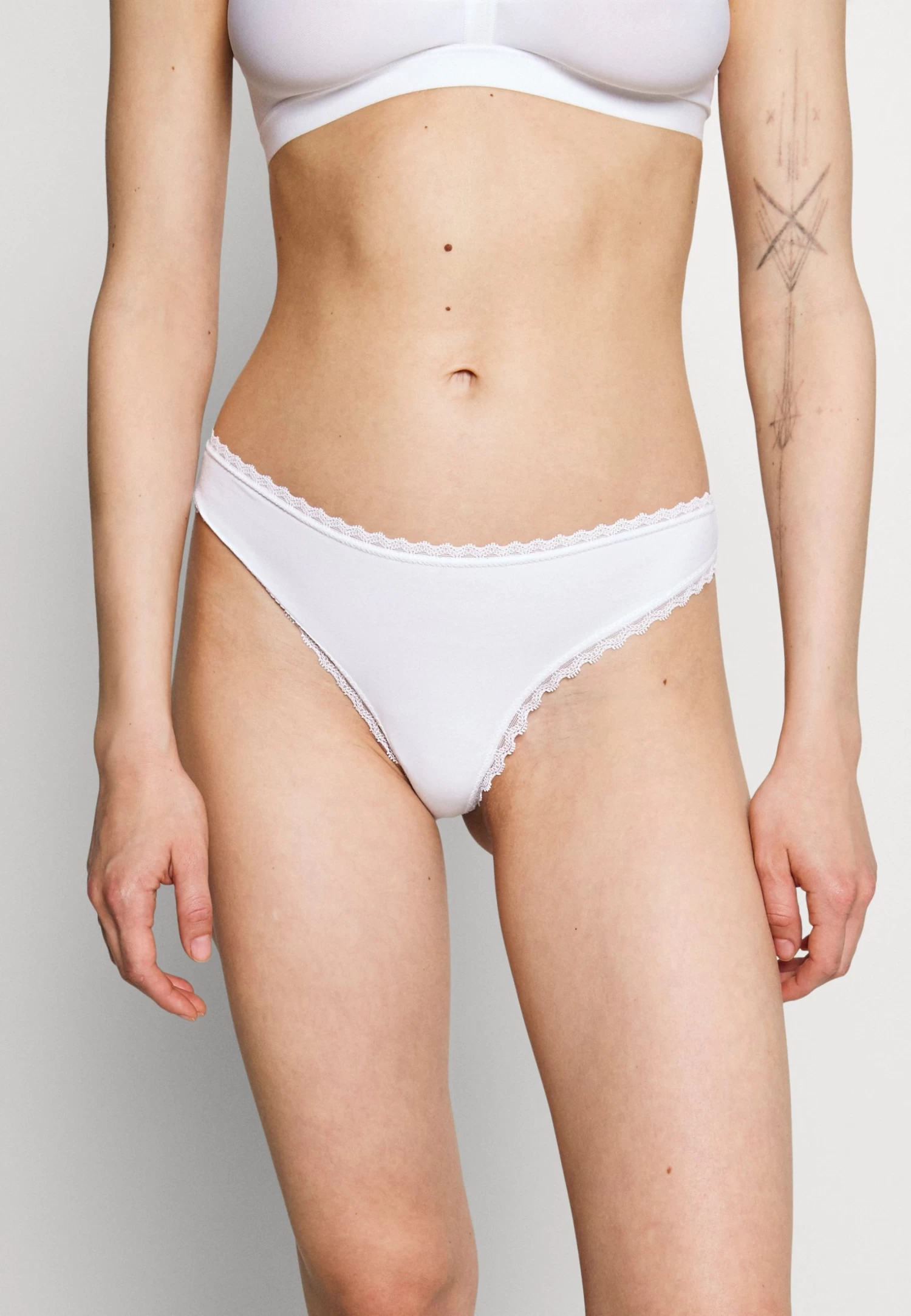 Anna Field 5 Pack - String - Black/White/Nude – Image 3