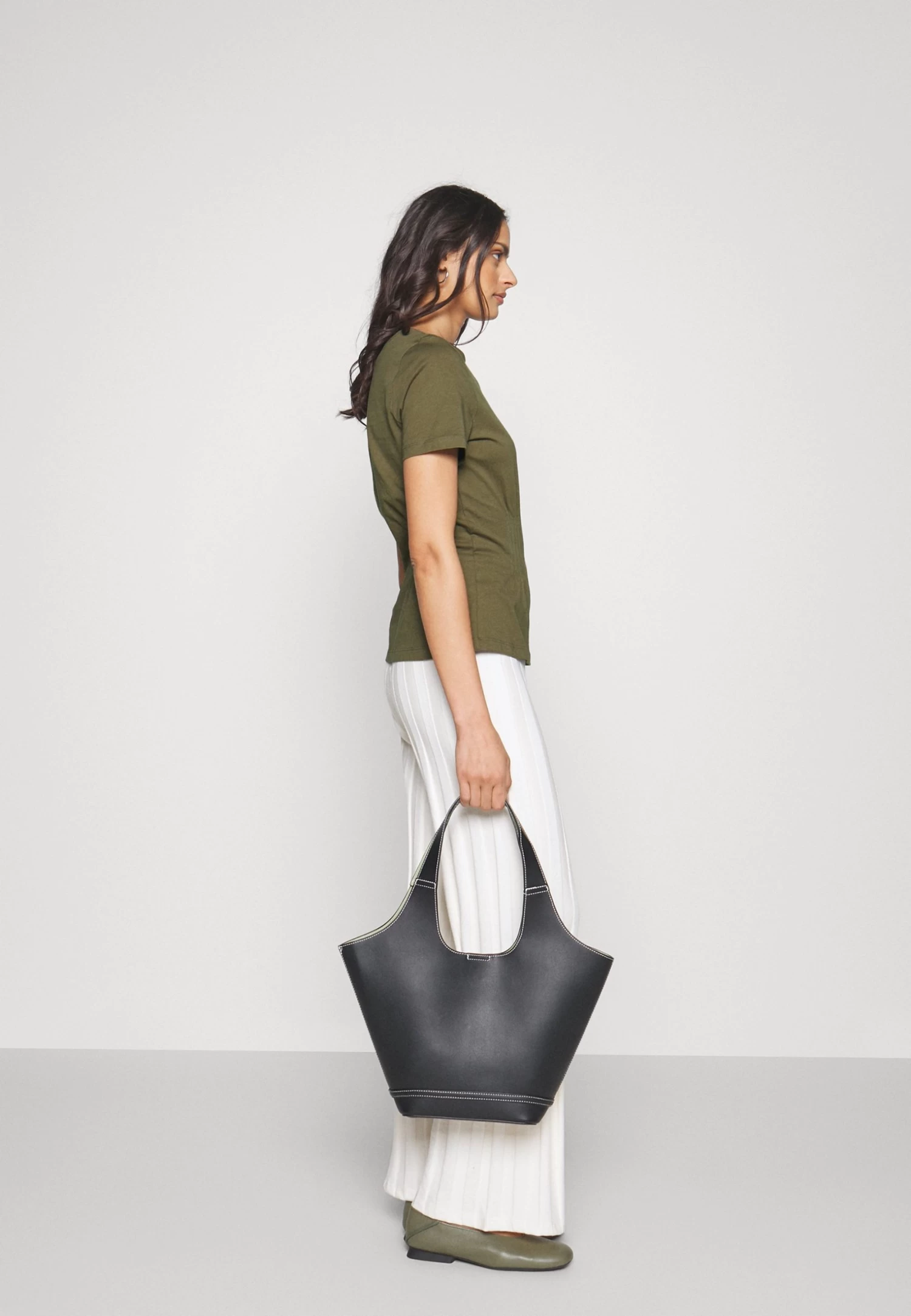 Anna Field T-Shirt Basique - Khaki – Image 5