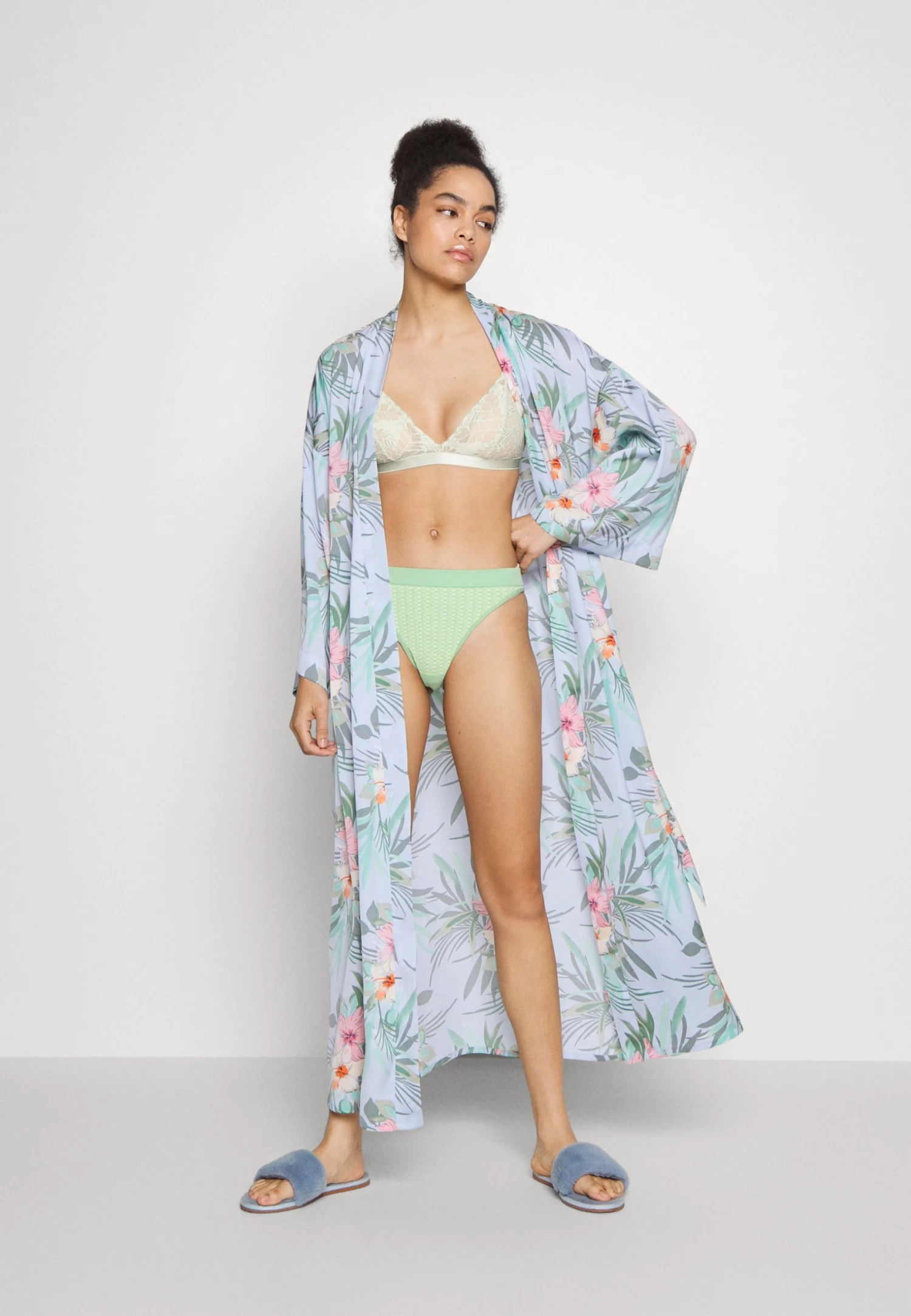 Anna Field Floral Robe - Peignoir - Blue – Image 2