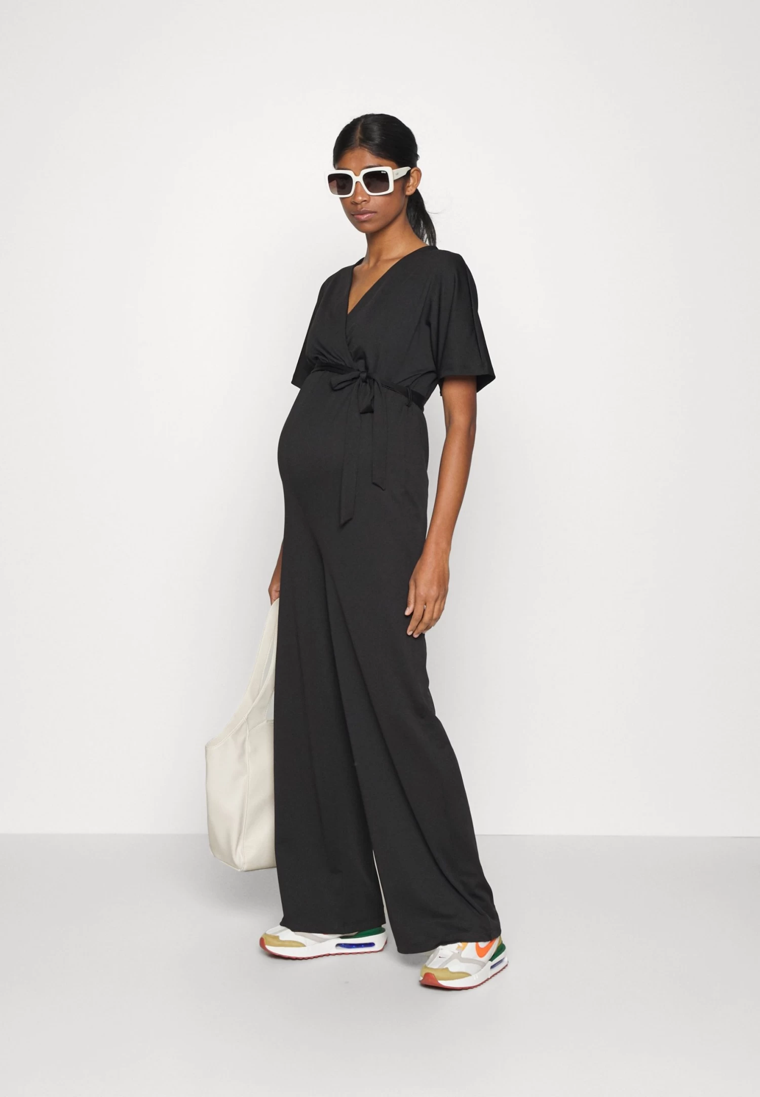 Short Sleeve Wrap Jumpsuit - Combinaison - Black – Image 2